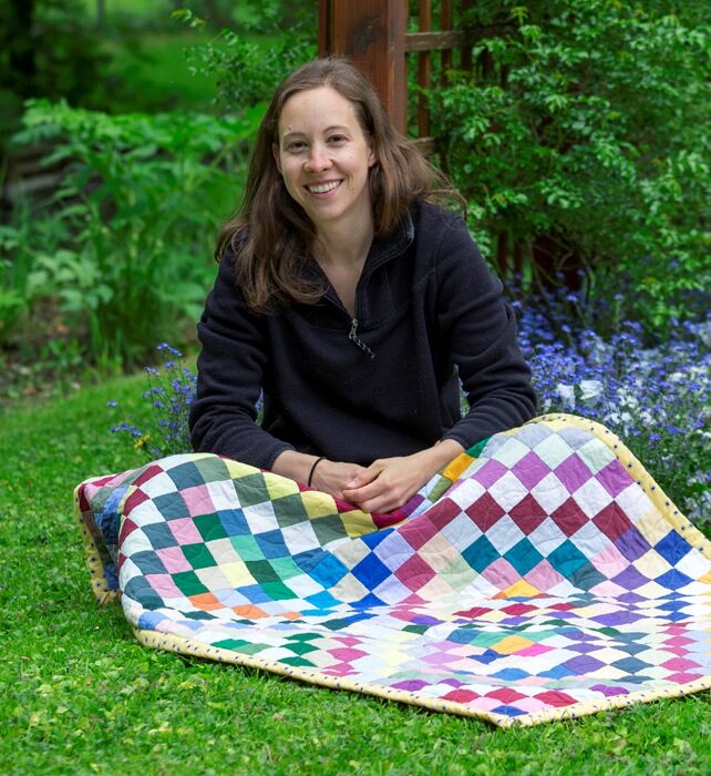 Klara flickenreich mit Quilt